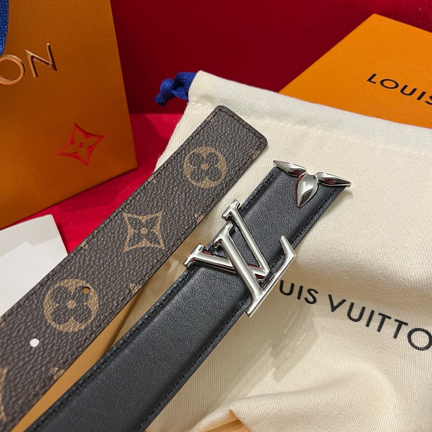 Louis Vuitton Pretty Lv 30 mm Reversible Belt