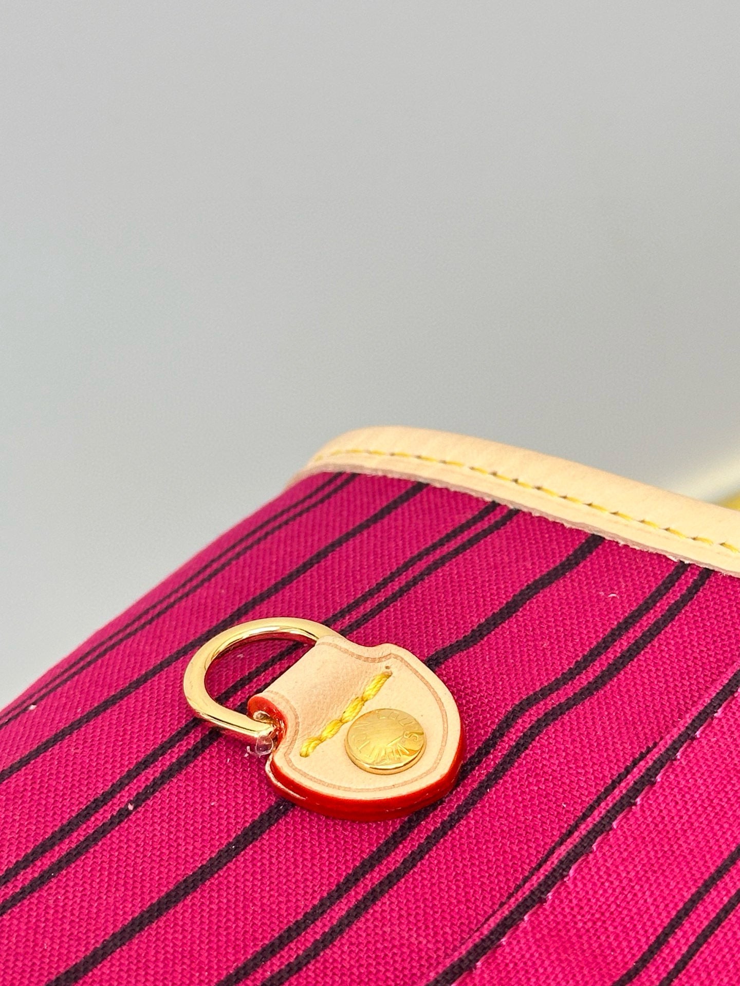 Louis Vuitton Neverfull Bandouliere Inside Out MM