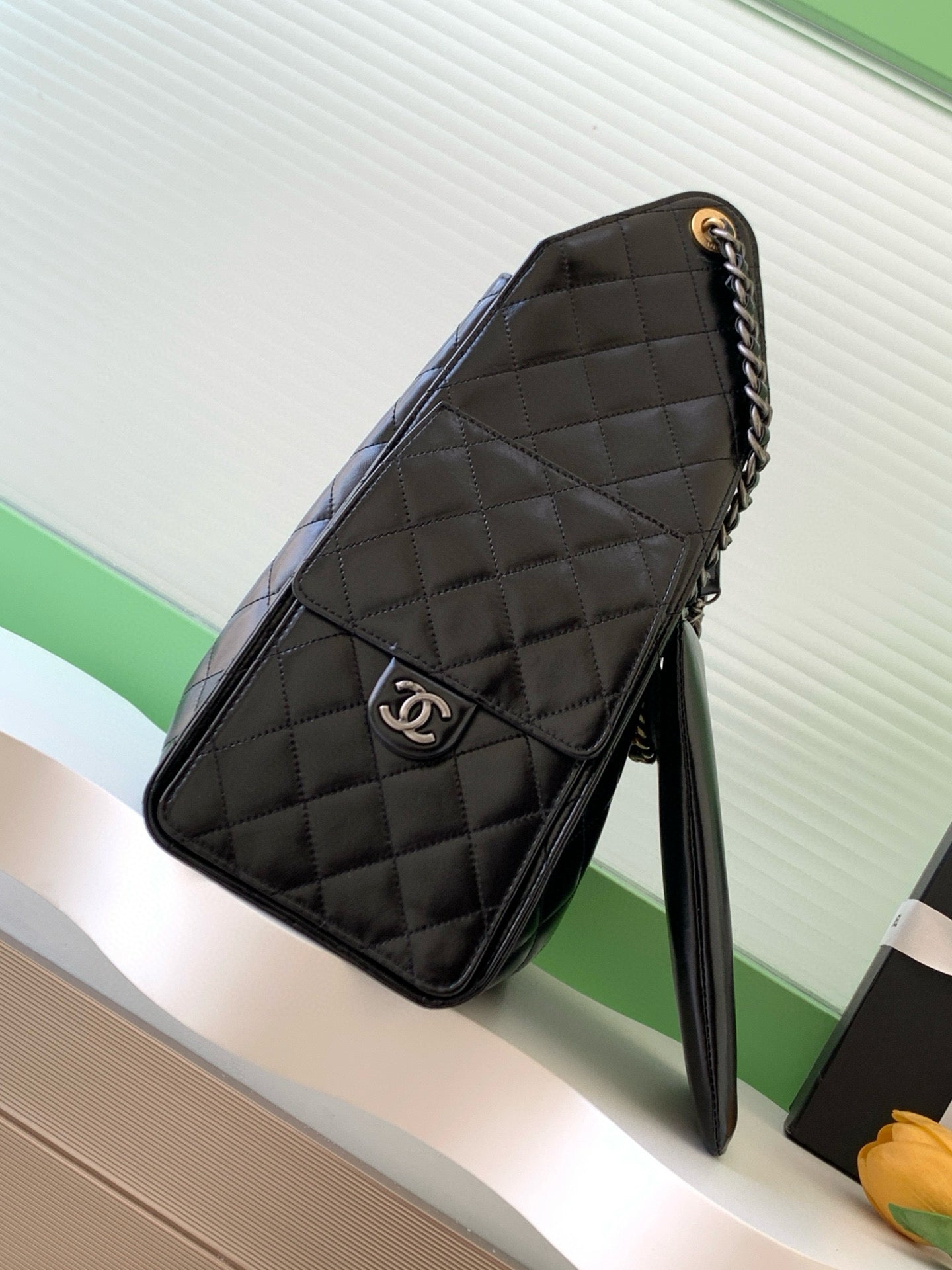 Large 25 Handbag