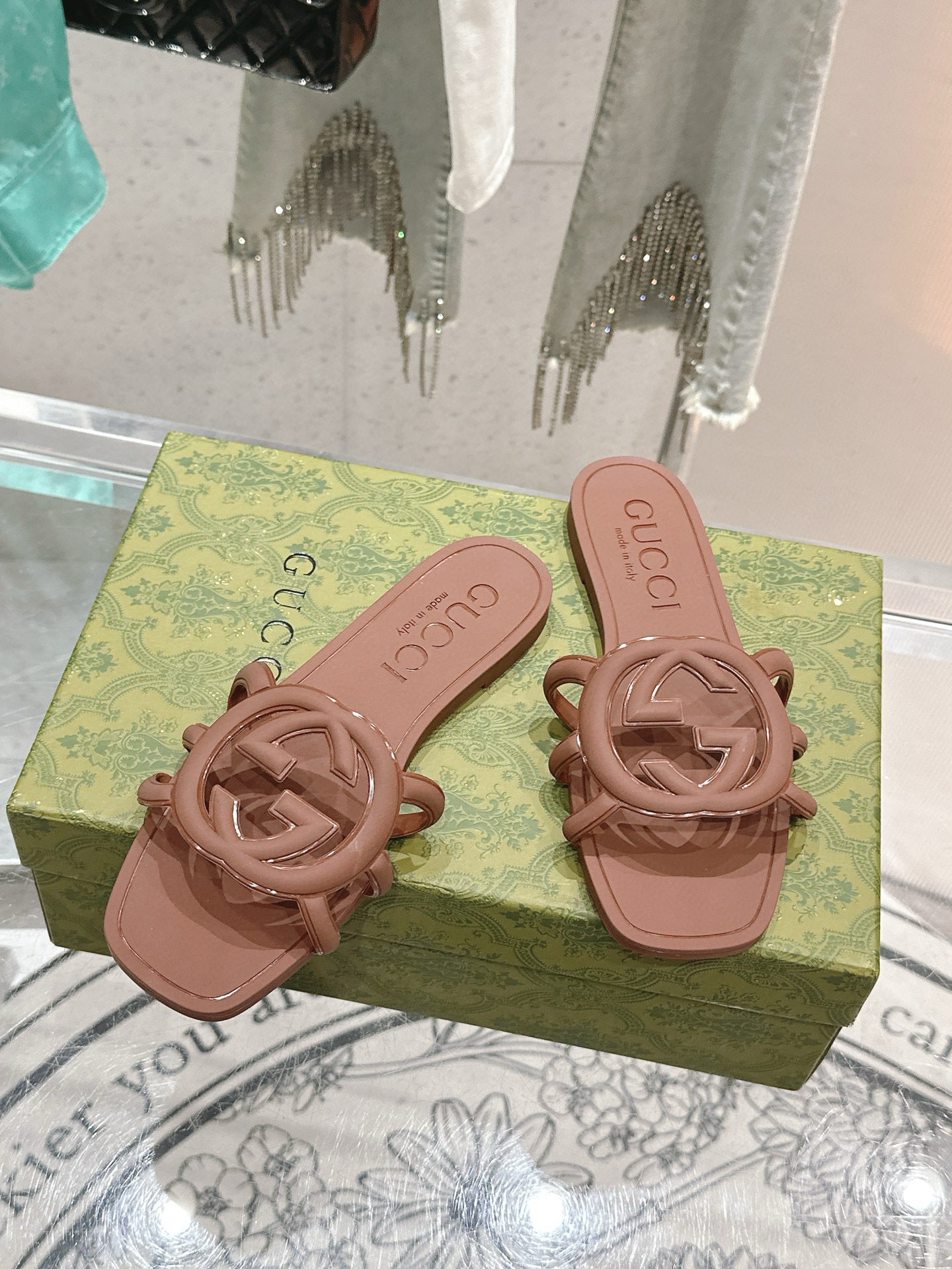 Interlocking G Slide Sandal