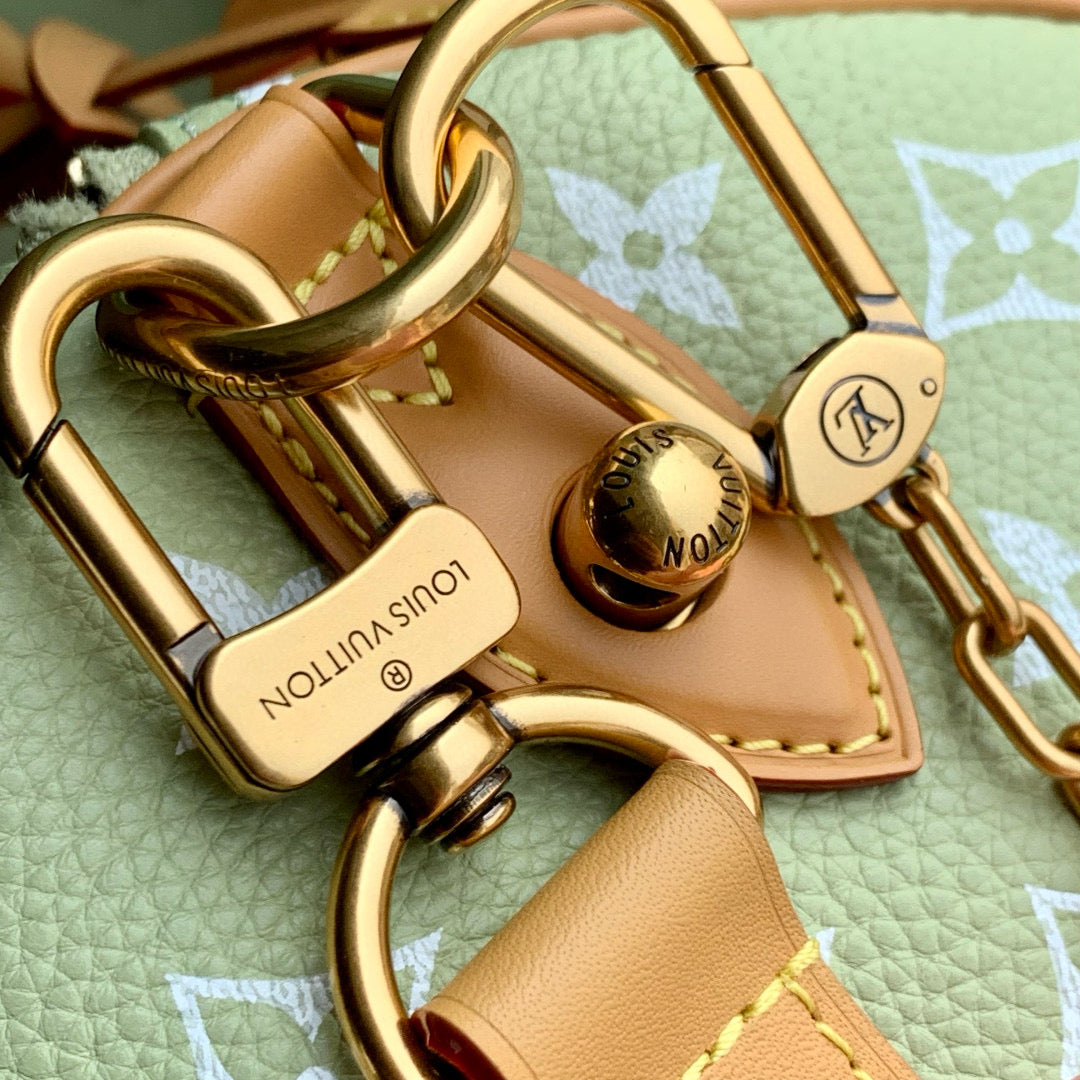 Louis Vuitton Speedy P9 Bandouliere  30
