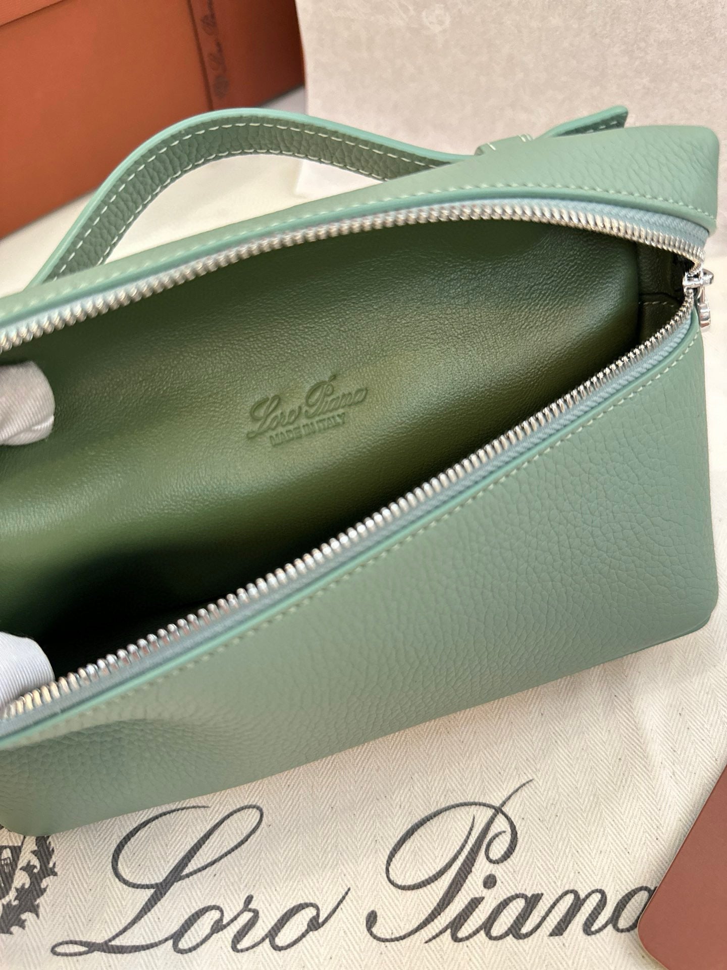 Loro Piana Extra Pocket L19