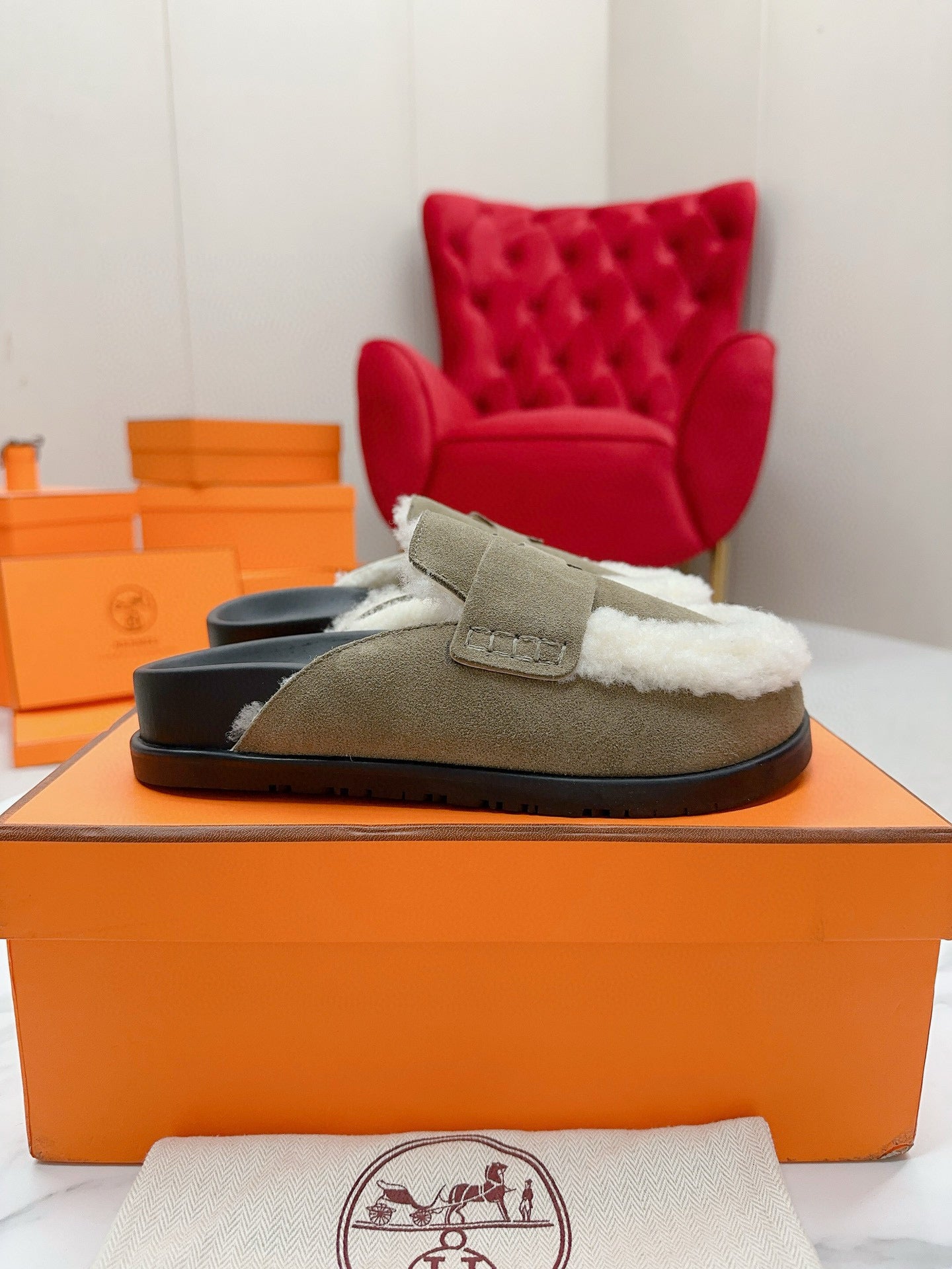 Hermes Slipper