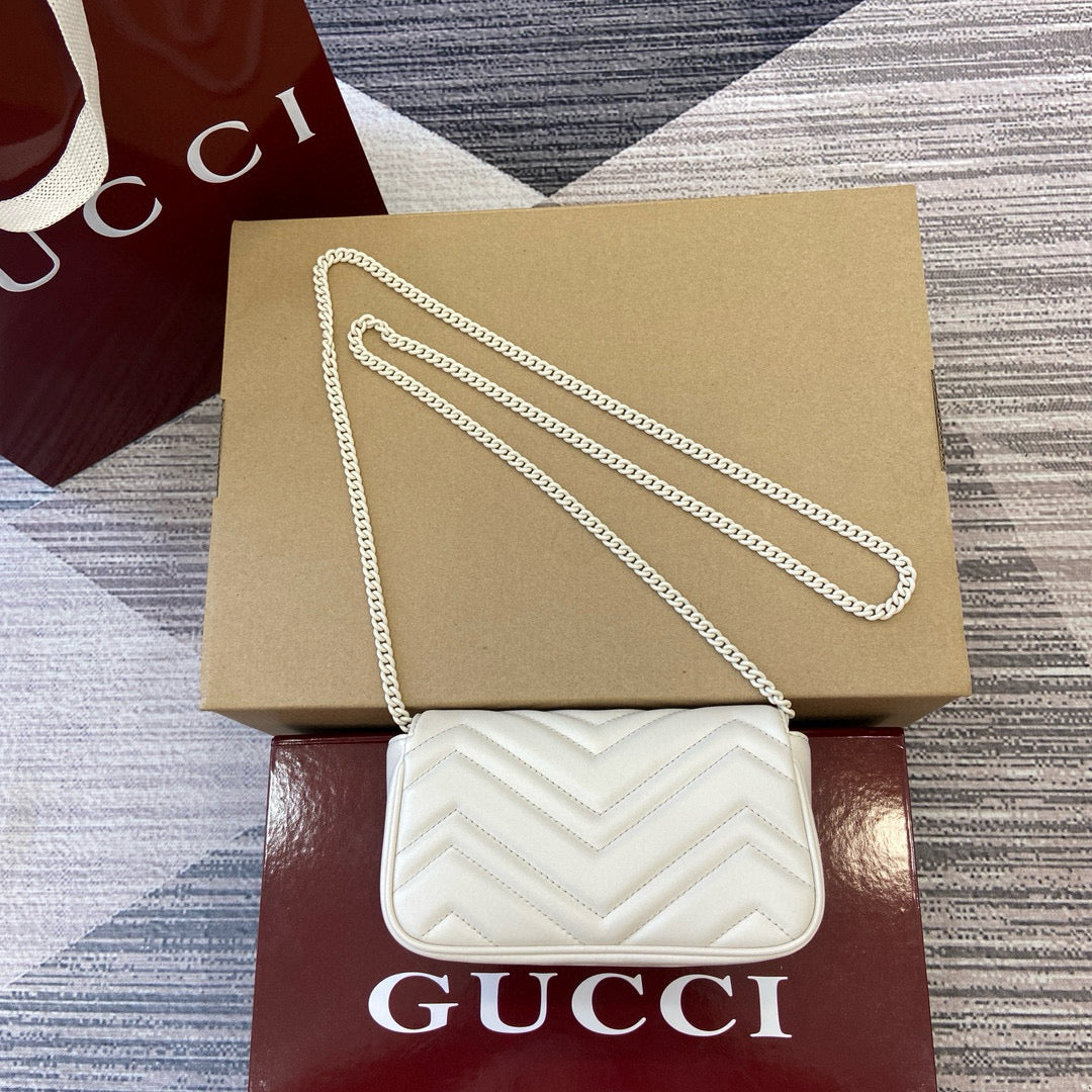 Gucci GG Marmont Super Mini