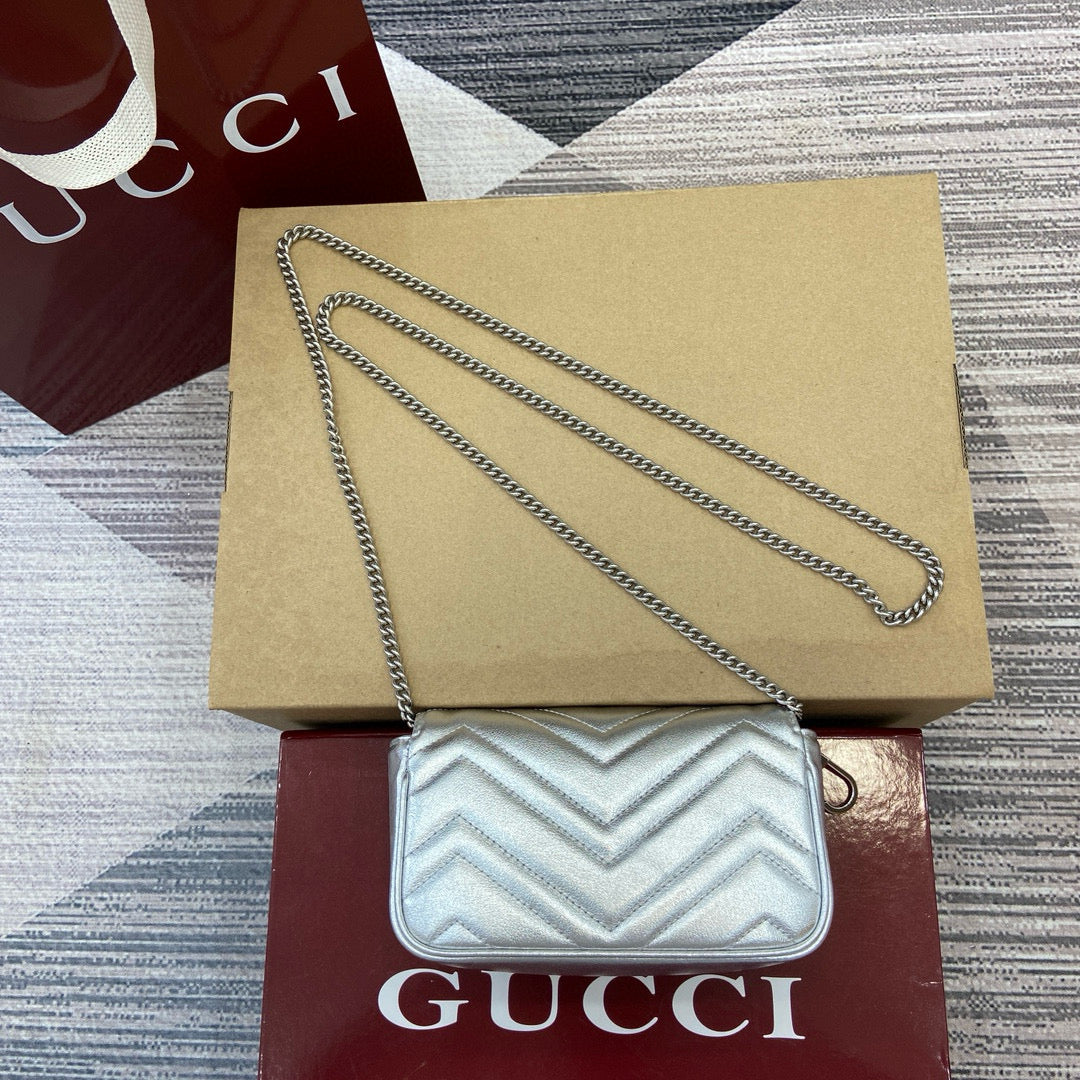 Gucci GG Marmont Super Mini