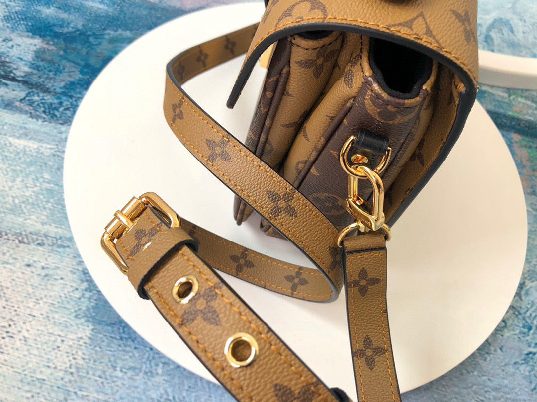 Louis Vuitton Pochette Metis