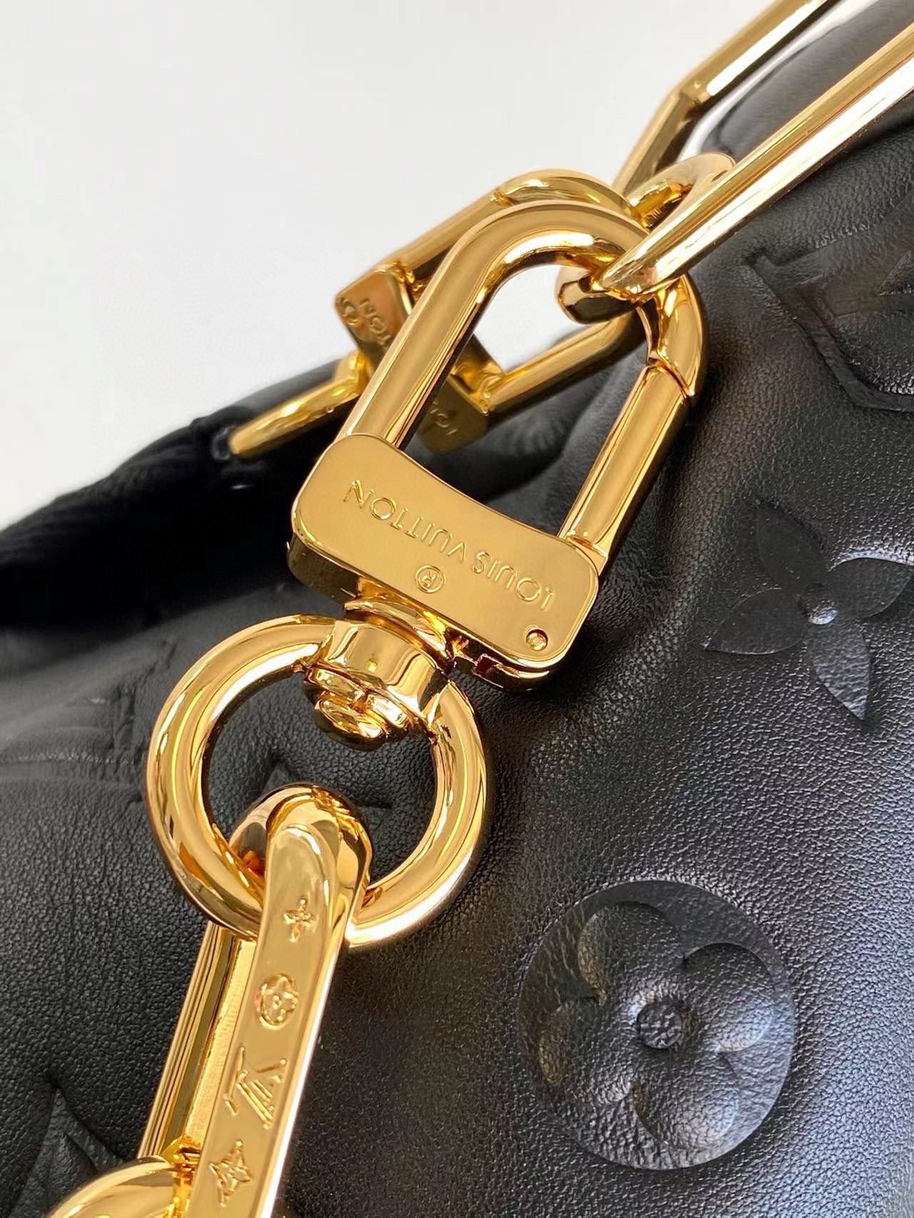 Louis Vuitton Coussin Hobo MM