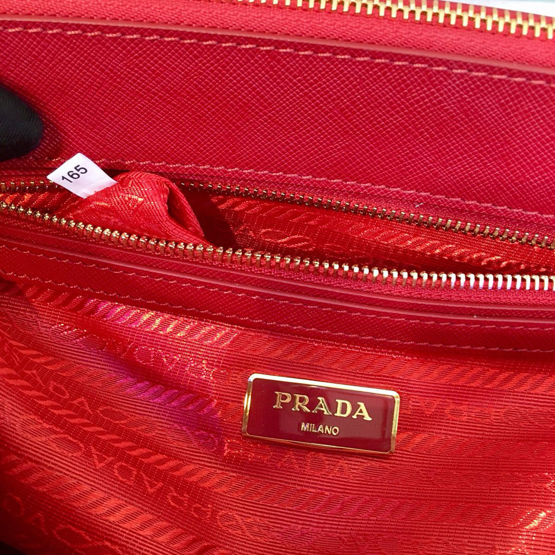 Prada Galleria Medium Saffiano