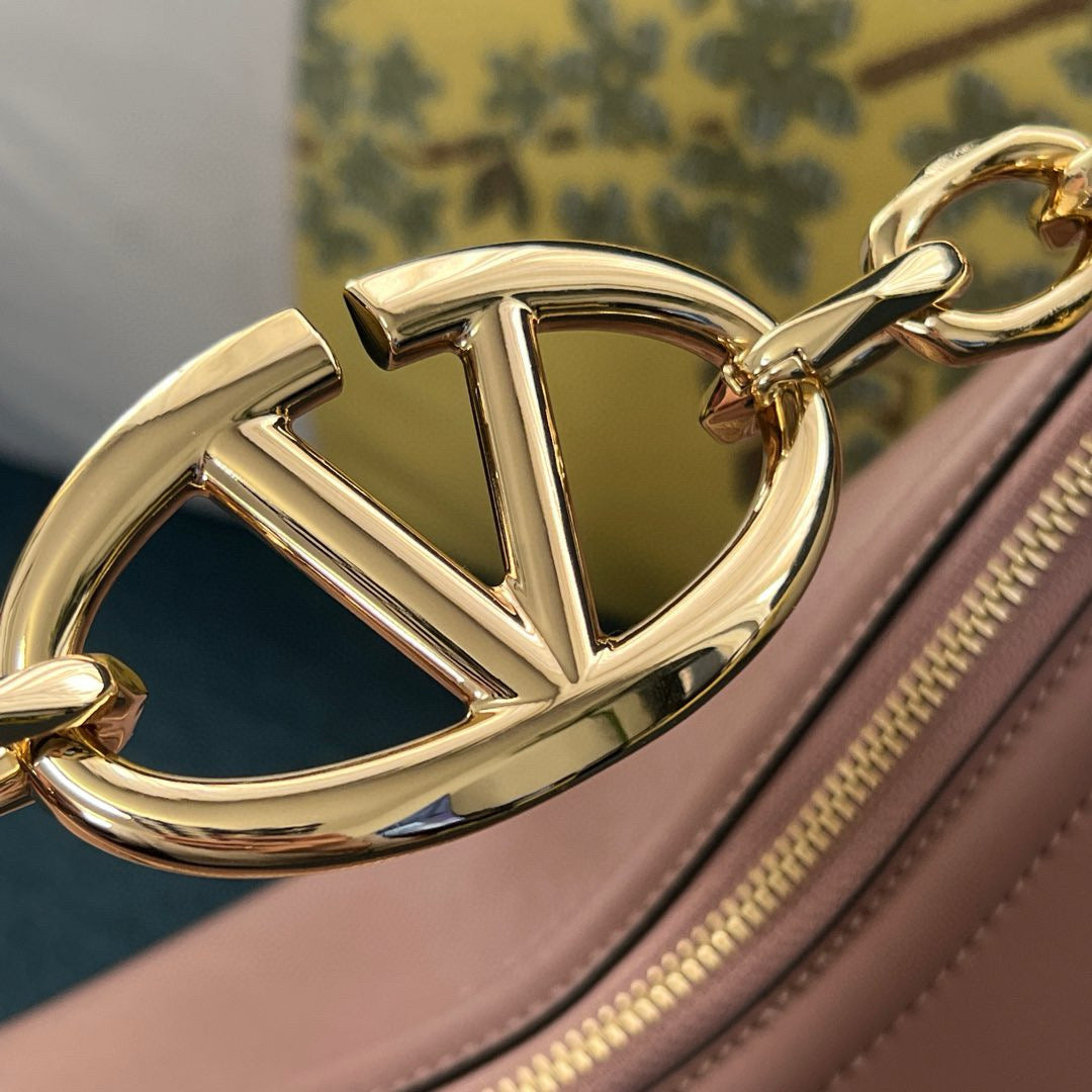 Valentino Vlogo Moon