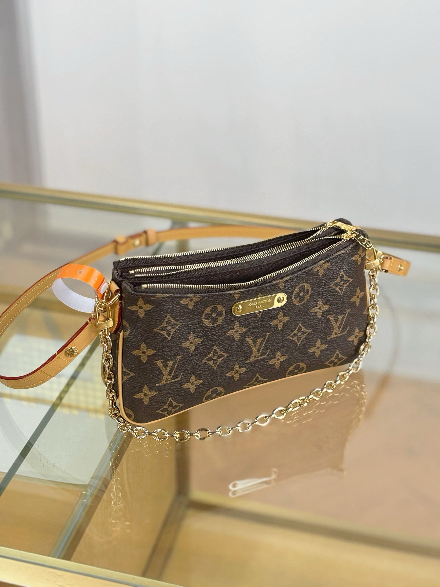 Liv Pochette
