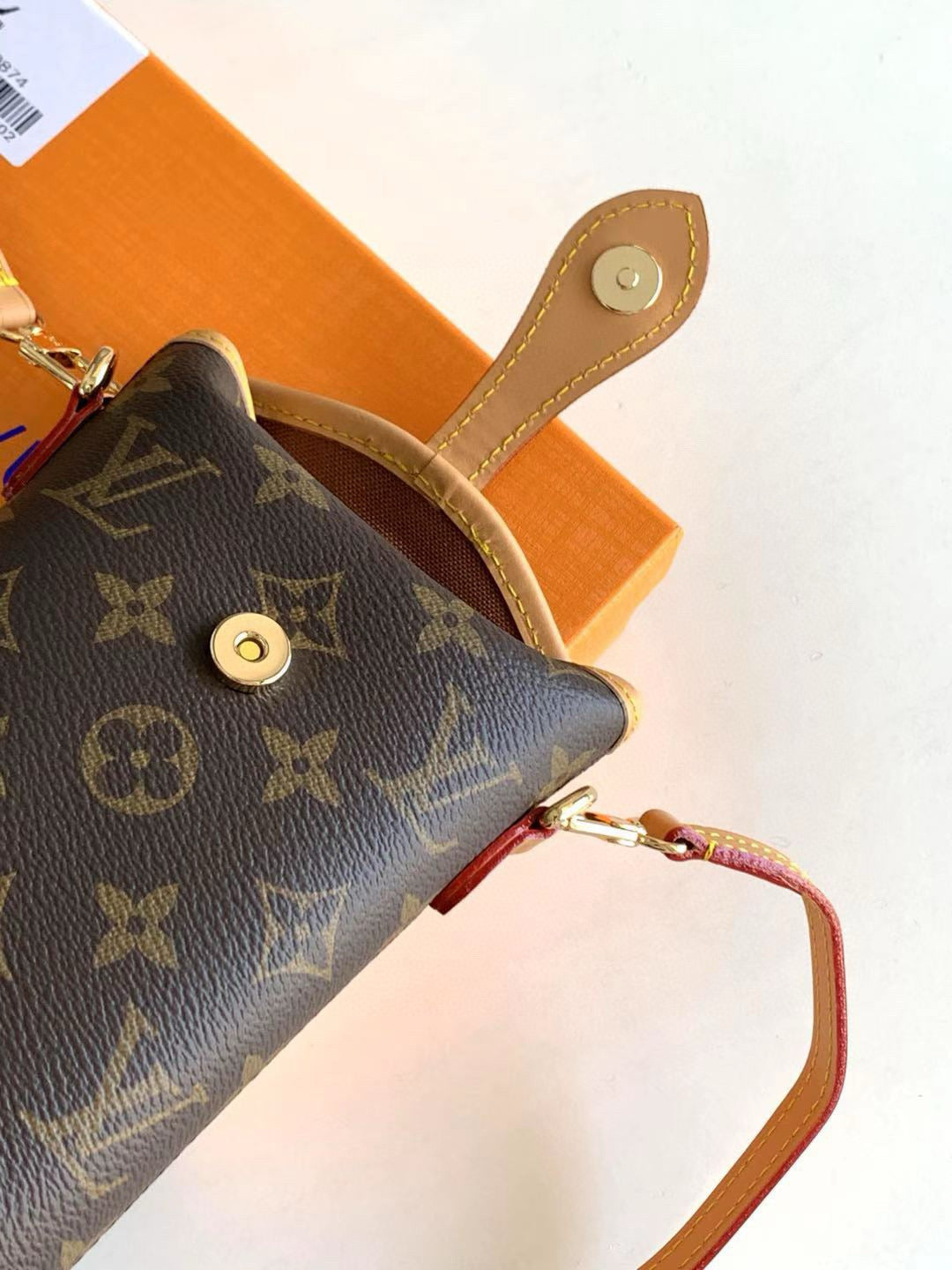 Louis Vuitton Fold Me Pouch
