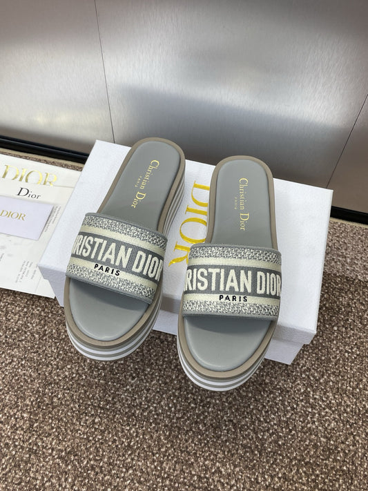 CD Ivıeta Dway Slide