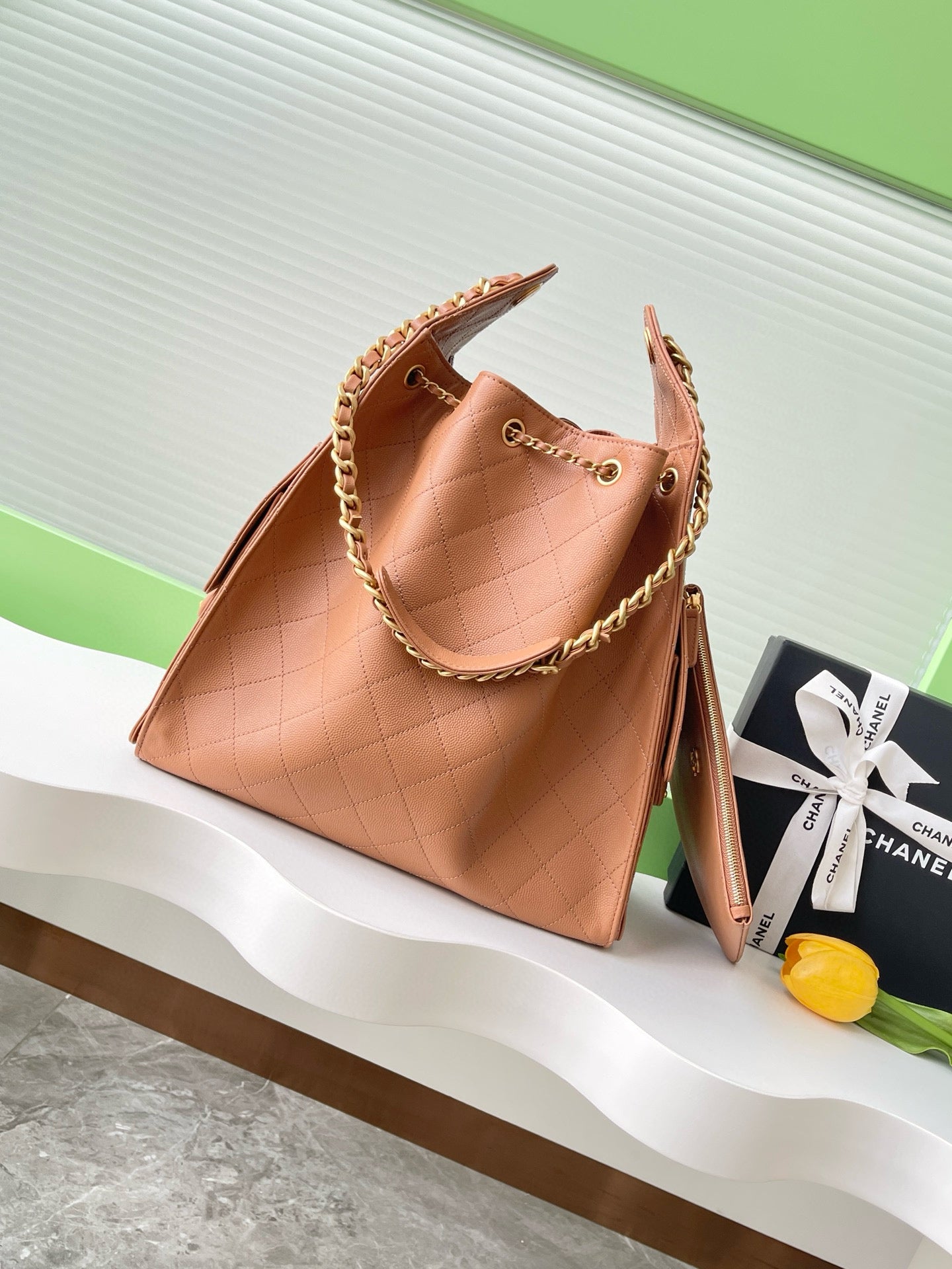 Large 25 Handbag