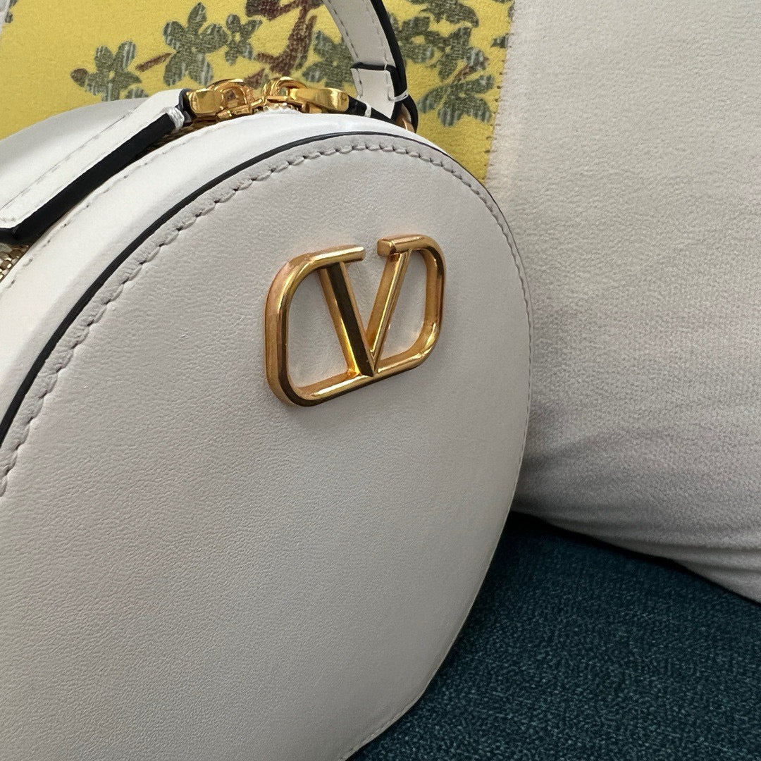 Valentino Vlogo