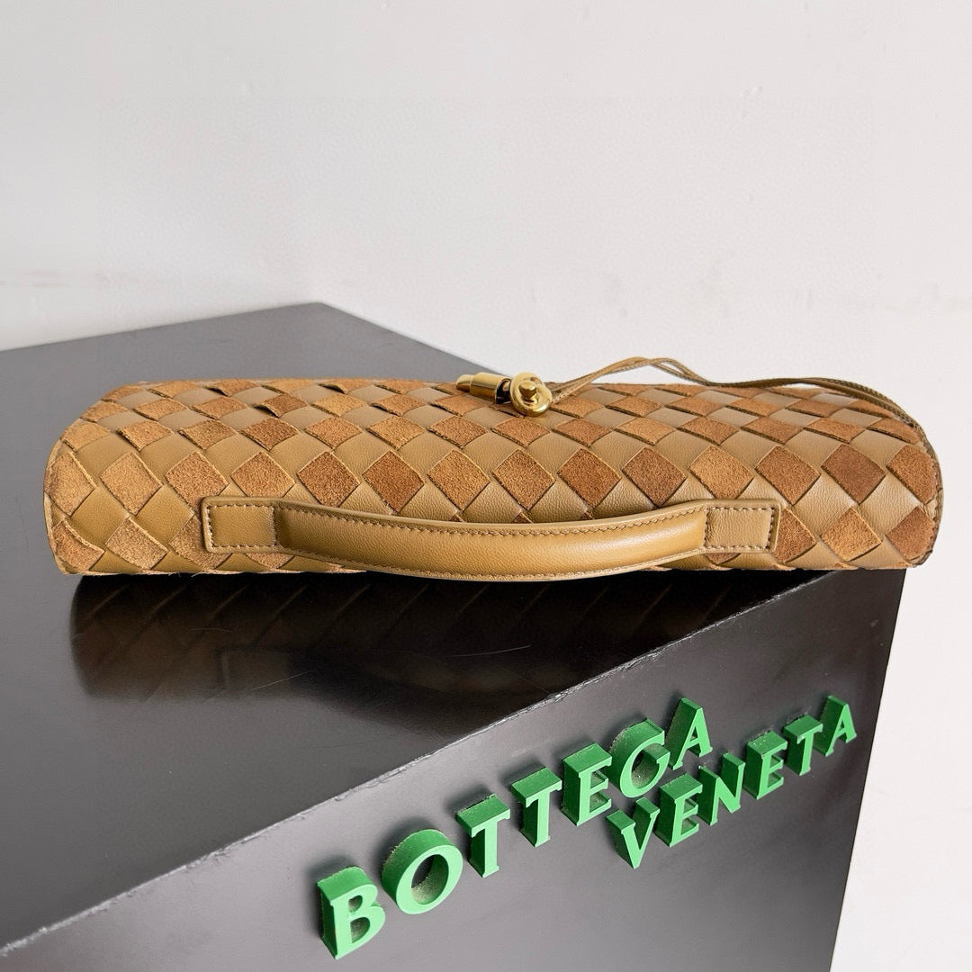Bottega Veneta Andiamo Clutch