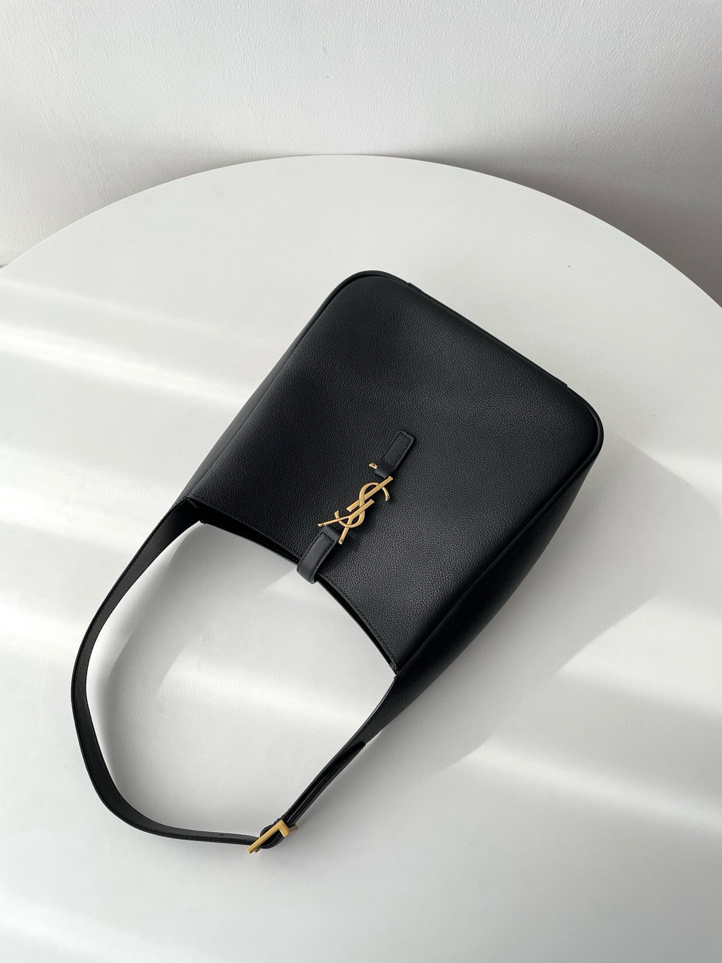 Ysl Le 5 A 7 Supple Small