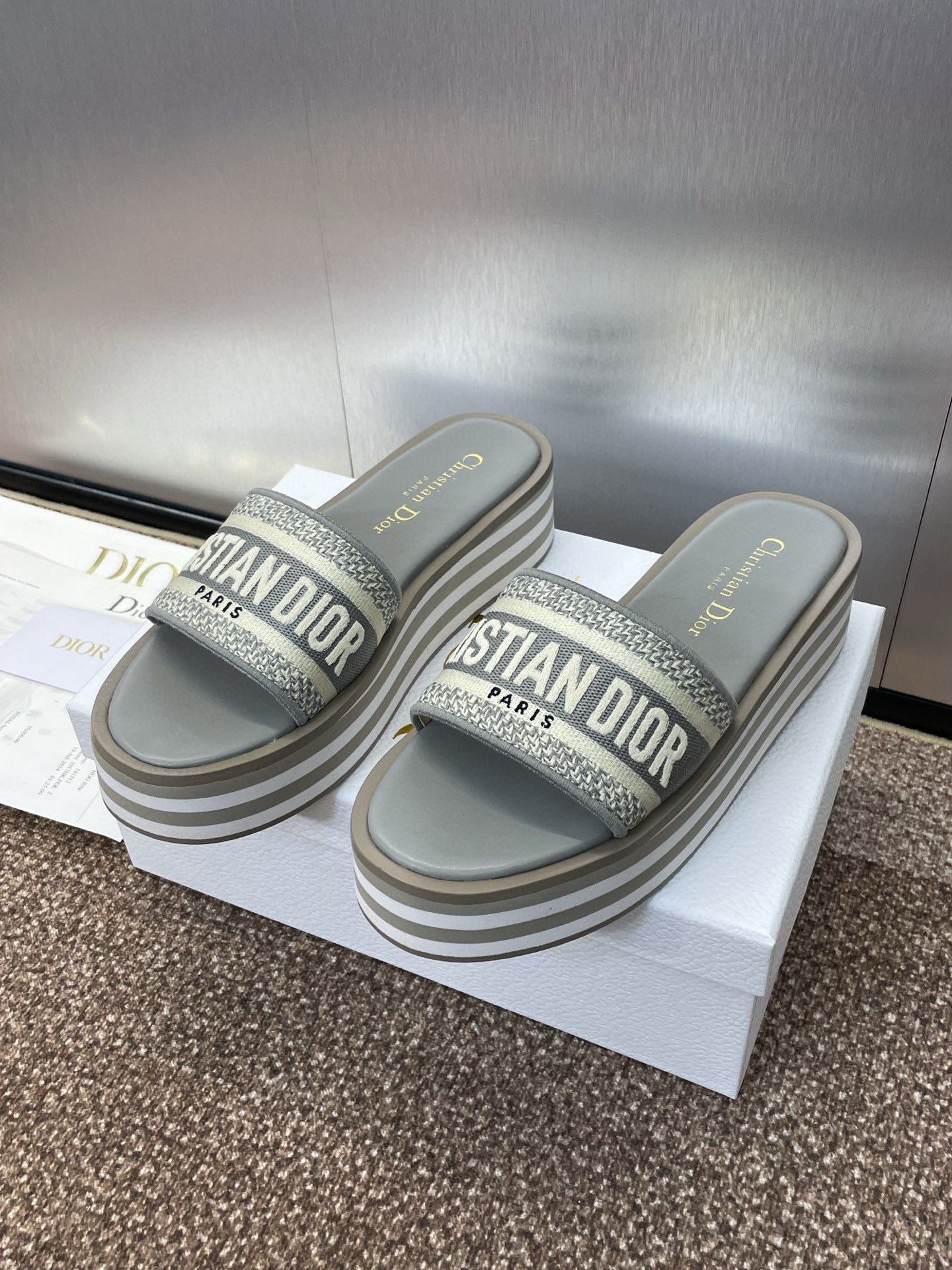 CD Ivıeta Dway Slide