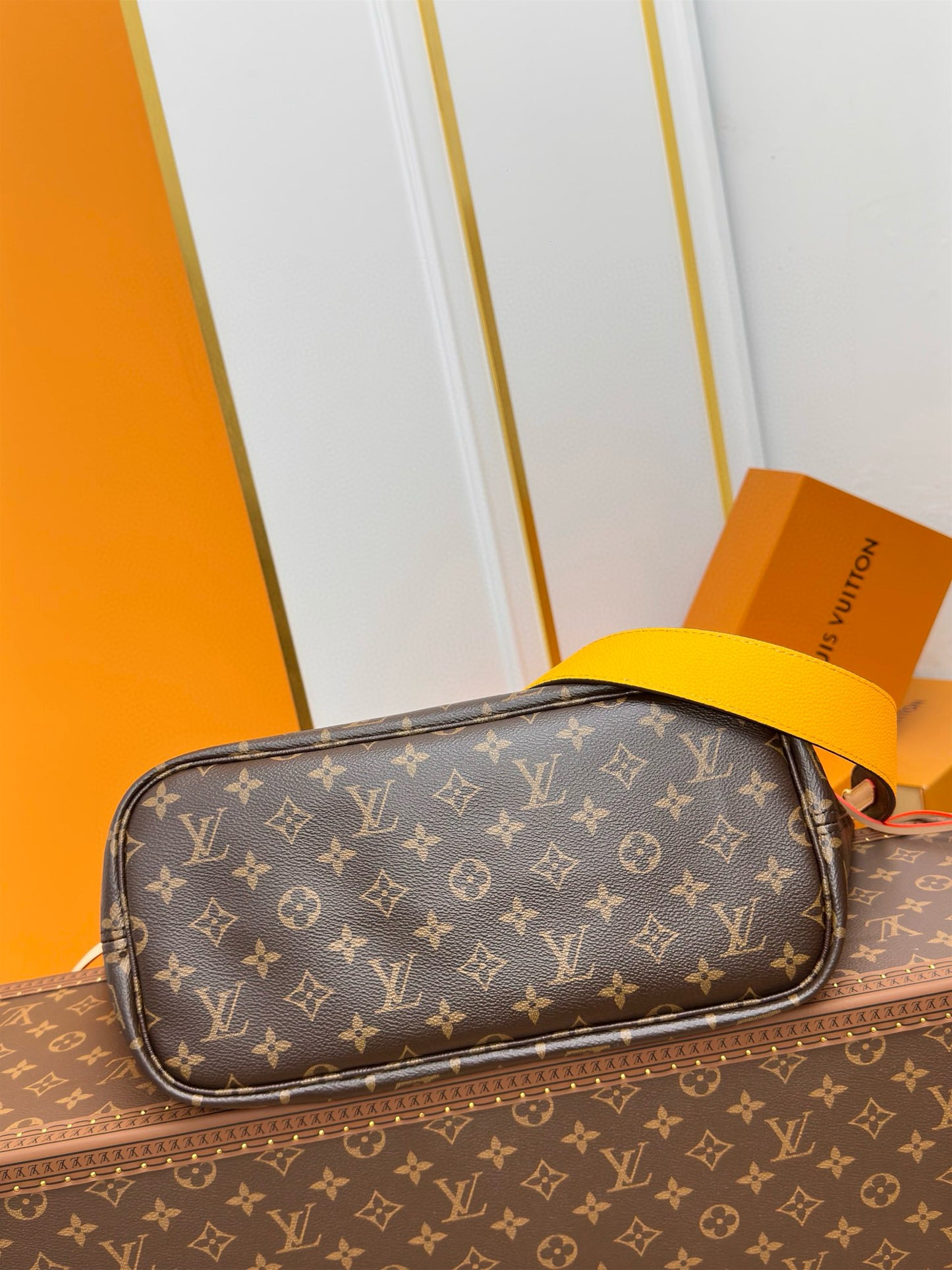 Louis Vuitton Neverfull Bandouliere Inside Out MM