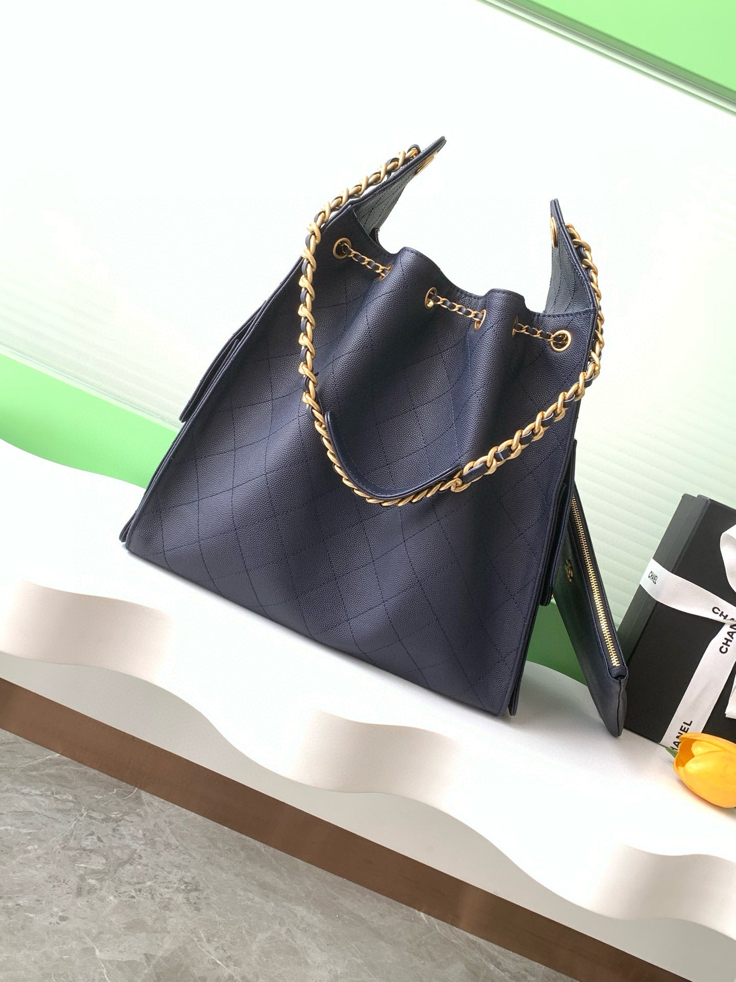 Large 25 Handbag