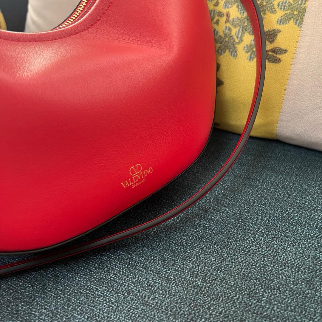 Valentino Vlogo Moon