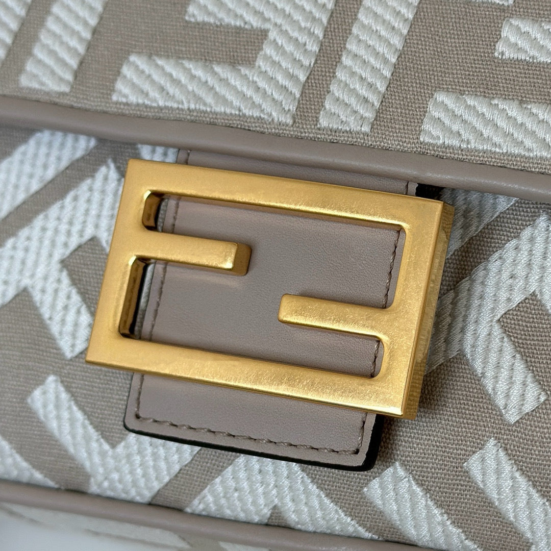 Fendi Baguette