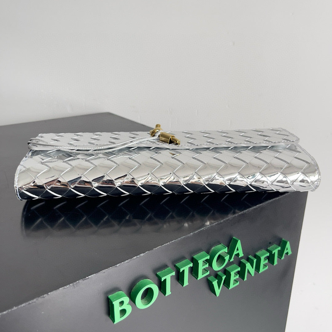 Bottega Veneta Andiamo Clutch