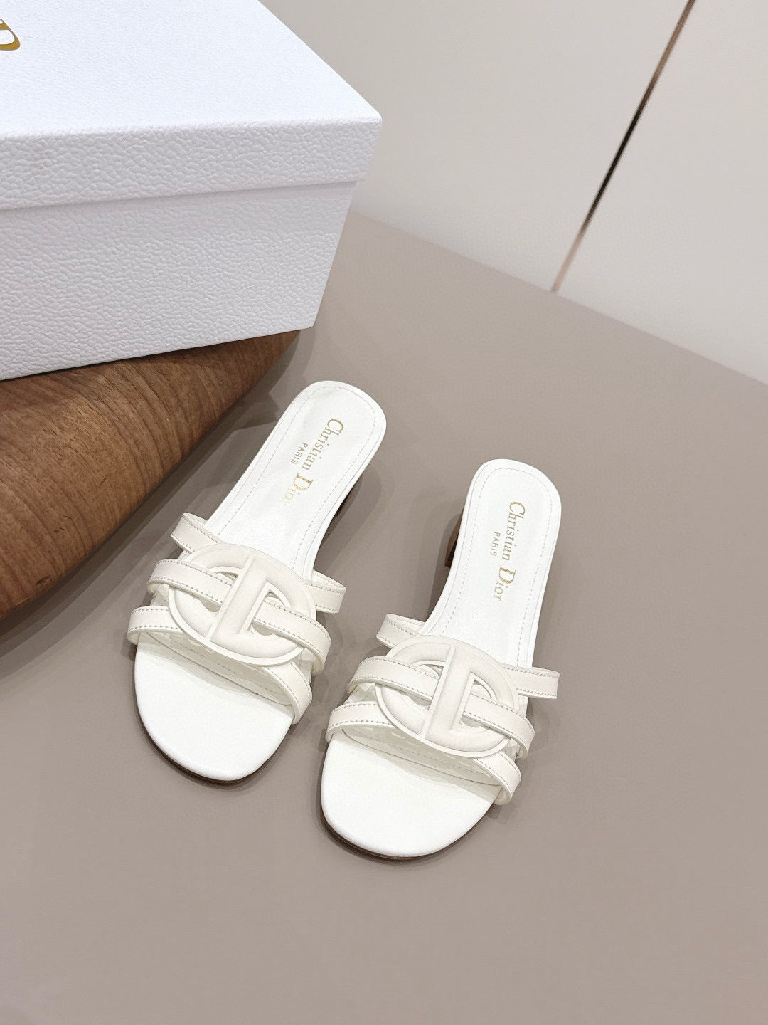 CD Slipper