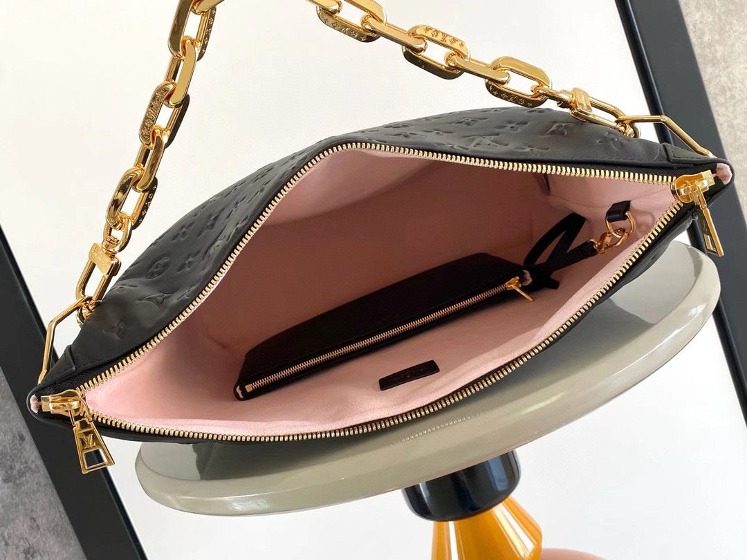 Louis Vuitton Coussin Hobo MM