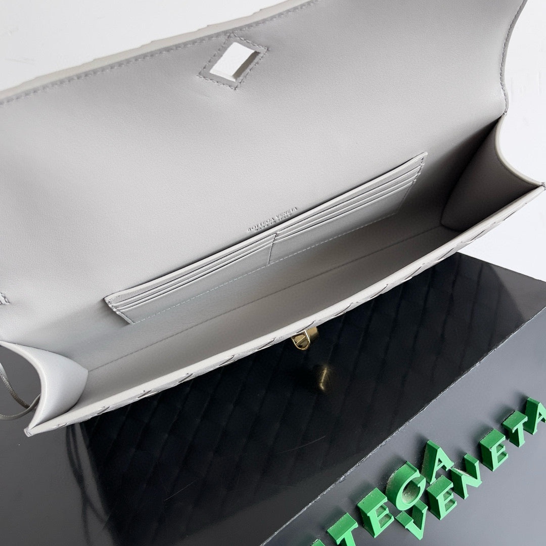 Bottega Veneta Andiamo Clutch