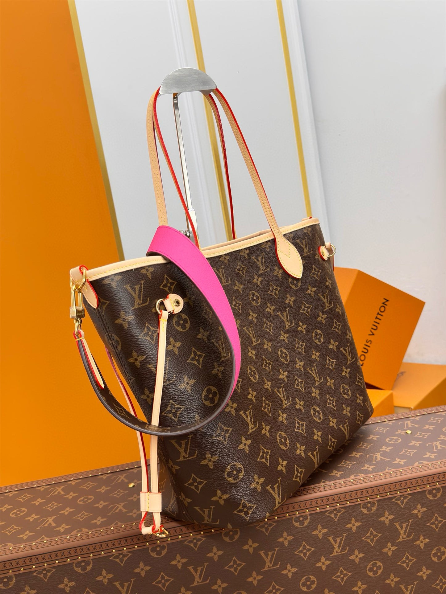 Louis Vuitton Neverfull Bandouliere Inside Out MM