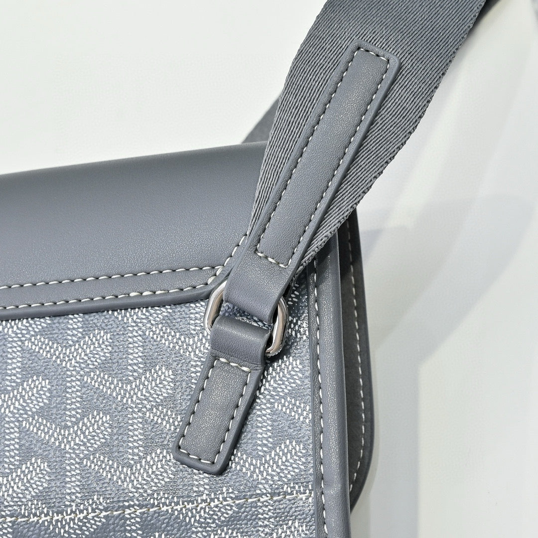 Gyrd Coursıer Messenger