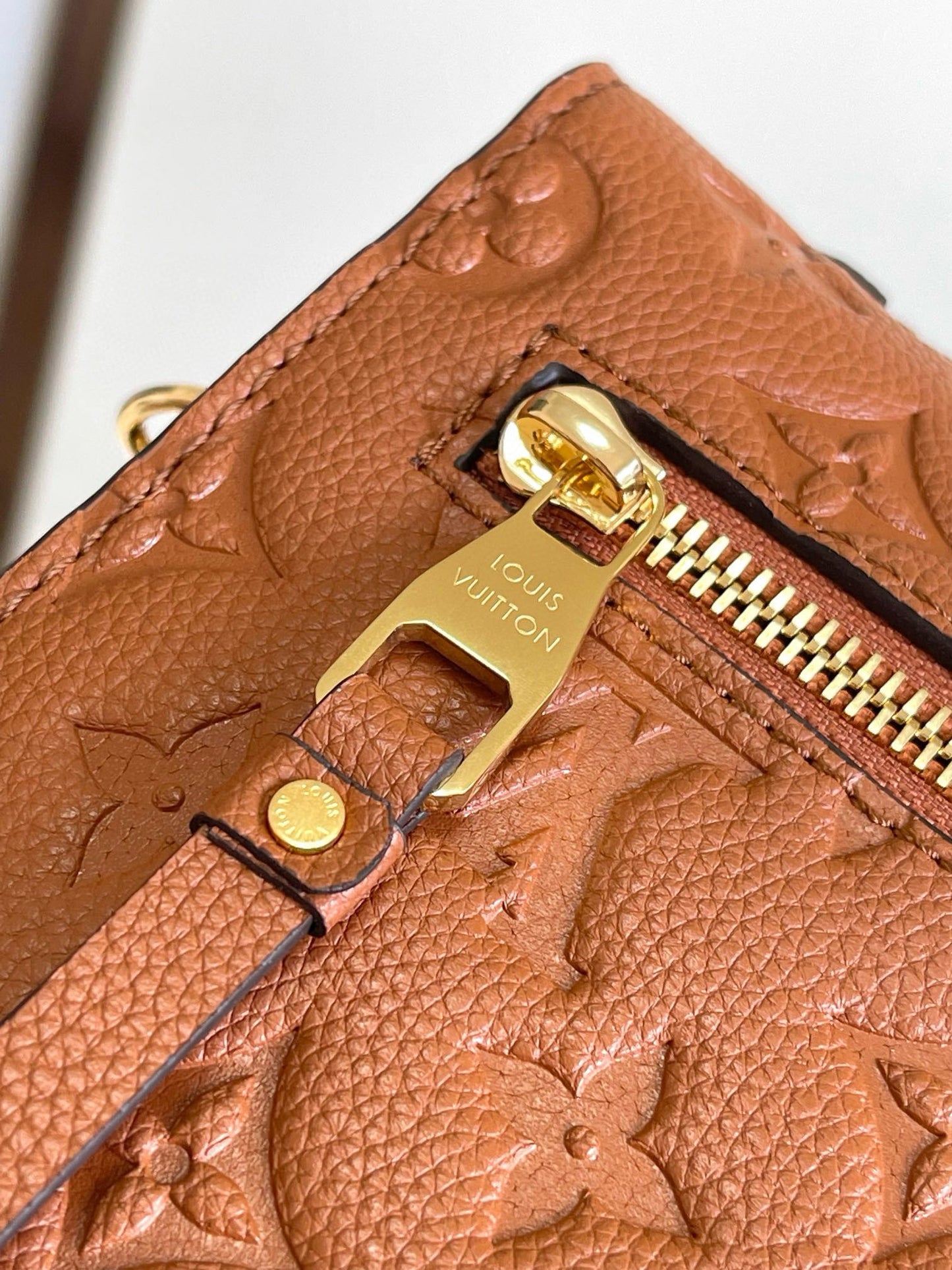 Louis Vuitton Pochette Metis