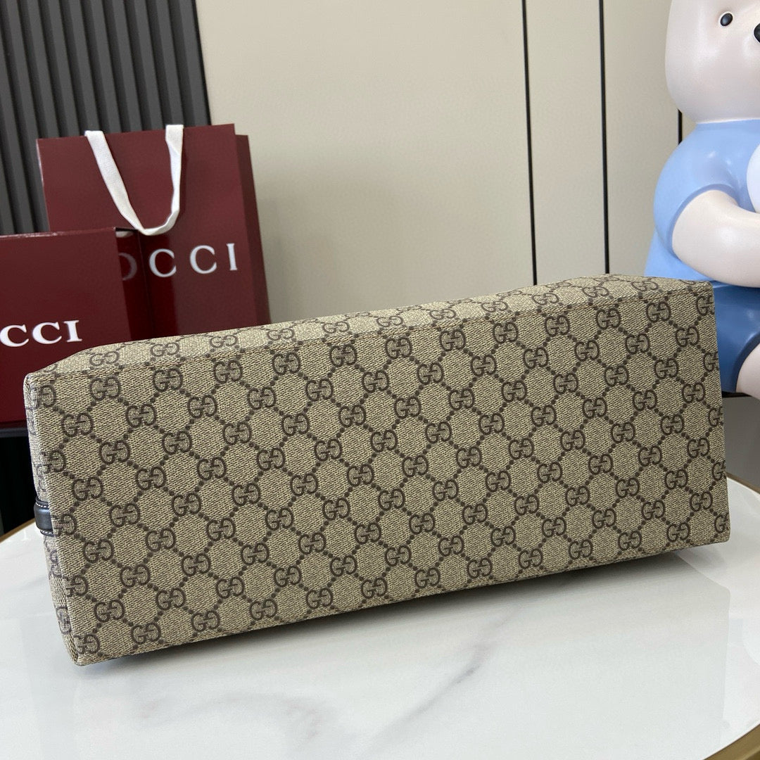 Gucci Emblem Medium Tote Bag