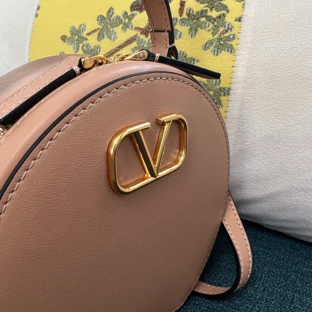 Valentino Vlogo