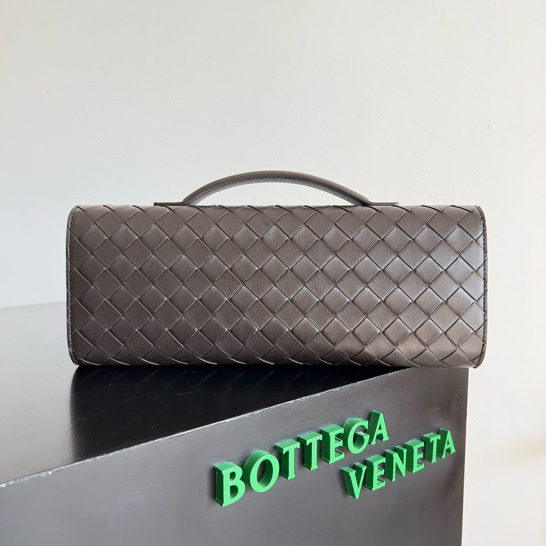Bottega Veneta Andiamo Clutch