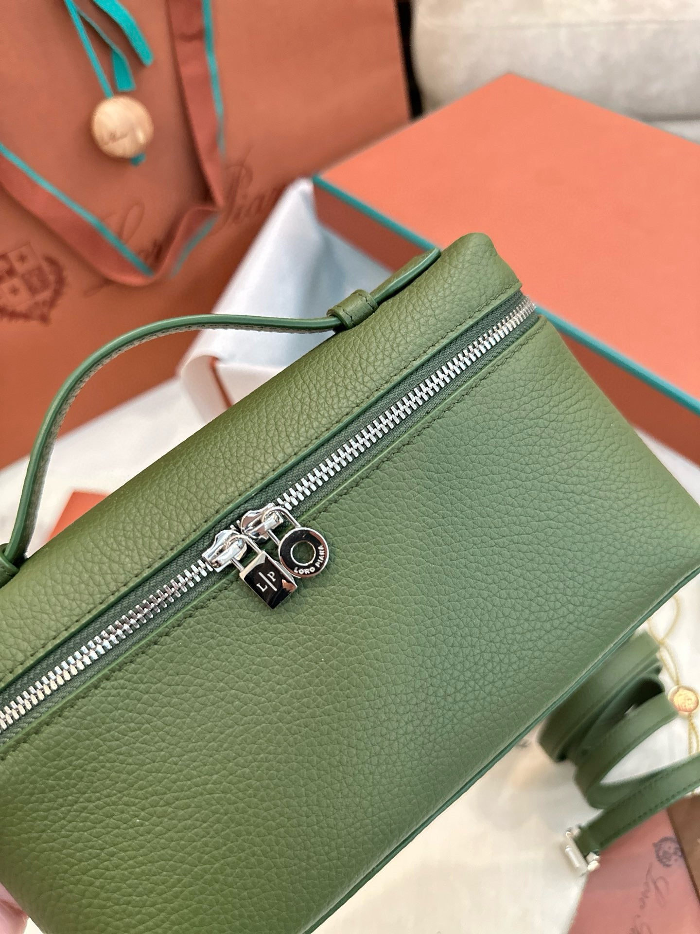 Loro Piana Extra Pocket L19