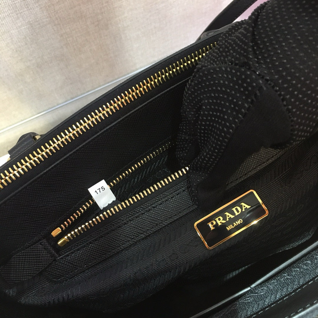 Prada Galleria Medium Saffiano