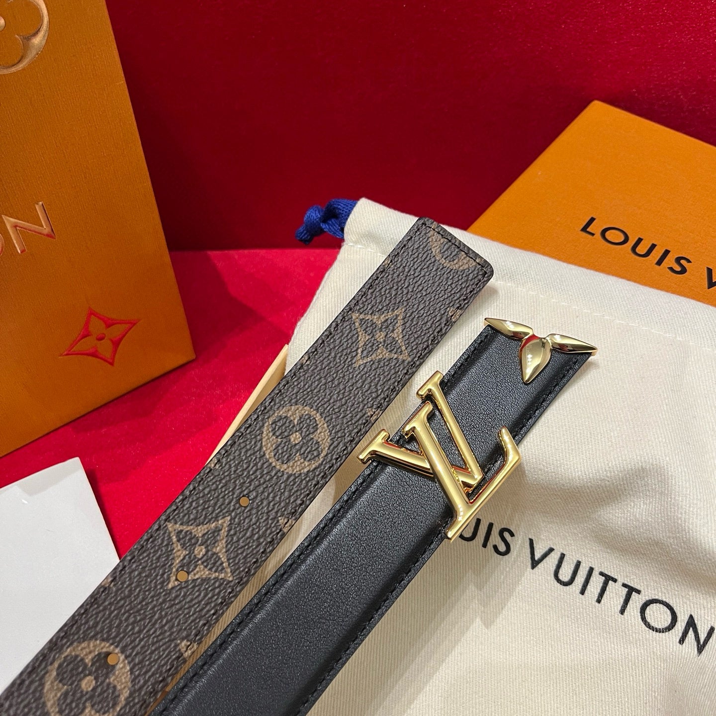 Louis Vuitton Pretty Lv 30 mm Reversible Belt