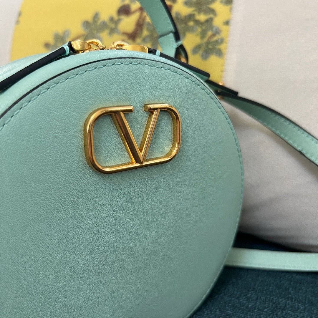 Valentino Vlogo