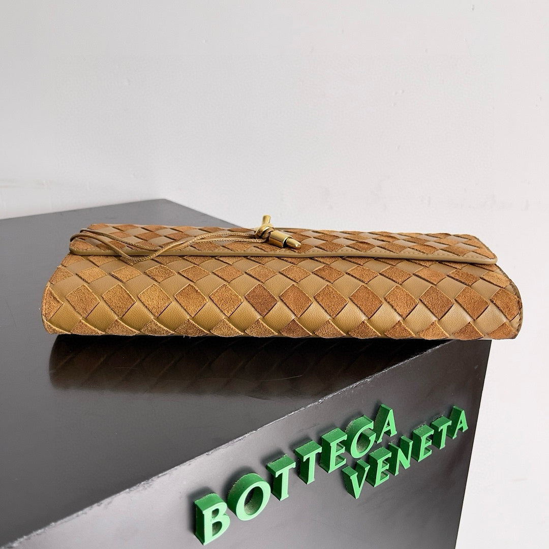 Bottega Veneta Andiamo Clutch
