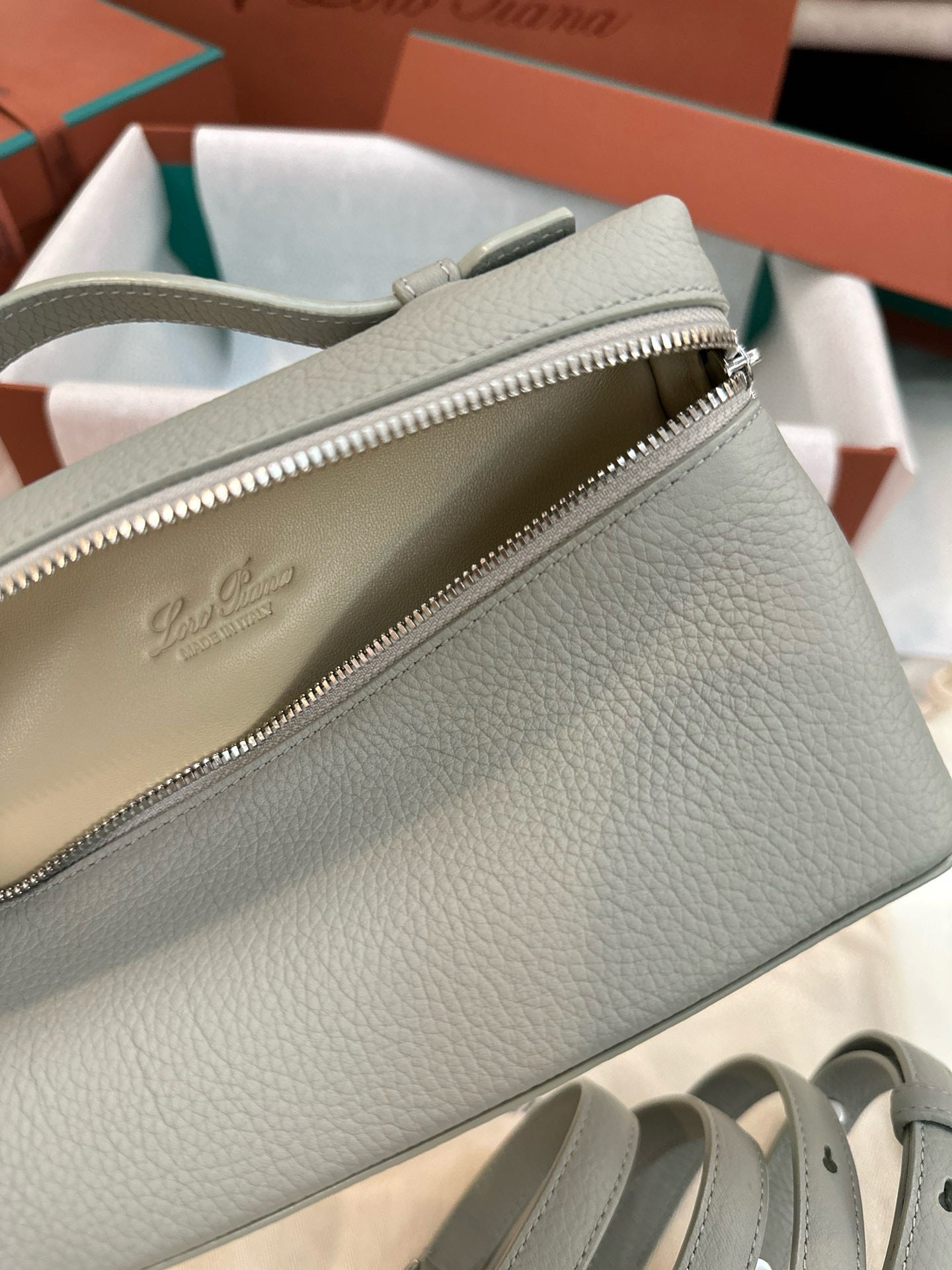 Loro Piana Extra Pocket L19