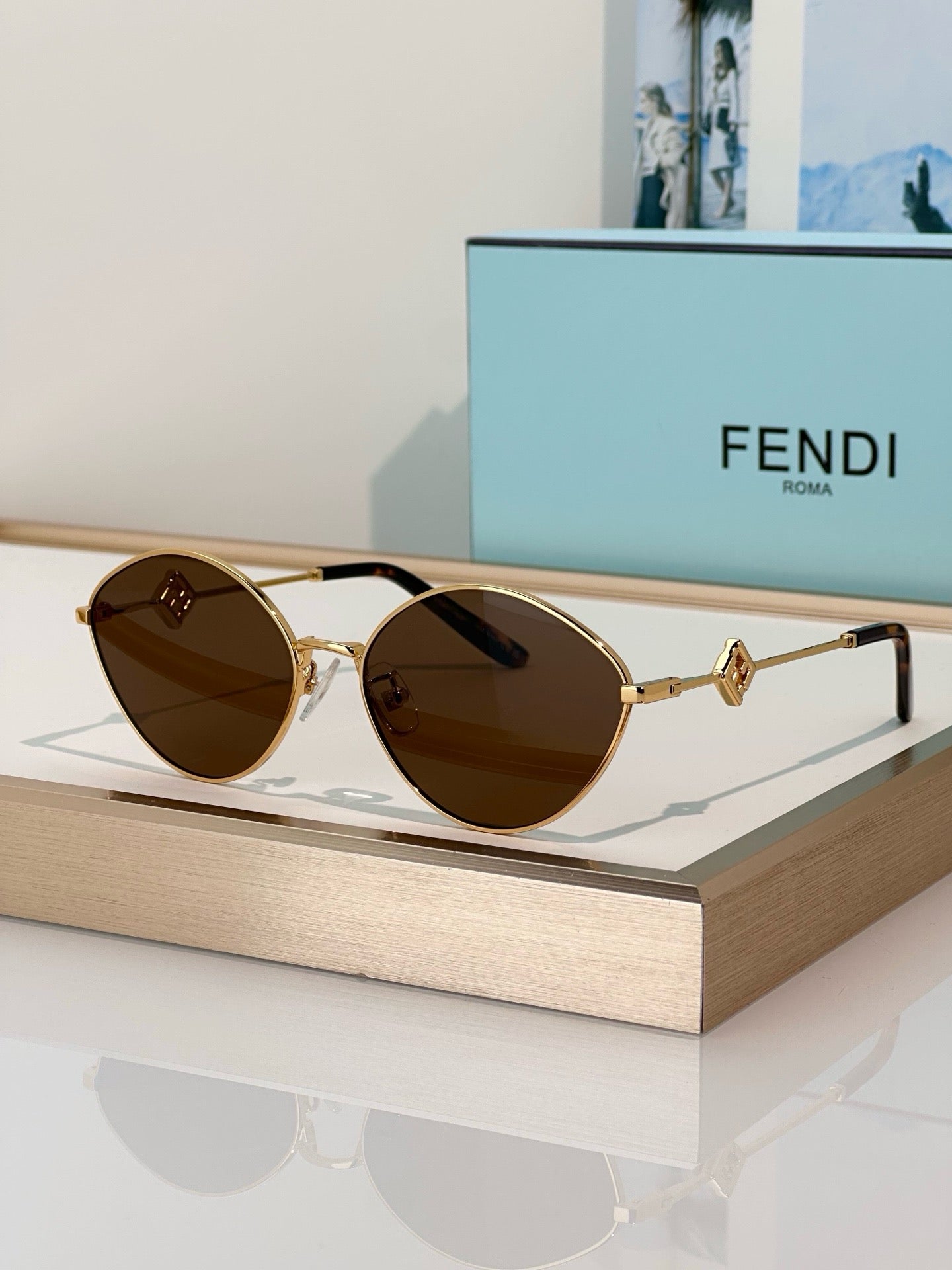 Fend FE40217U