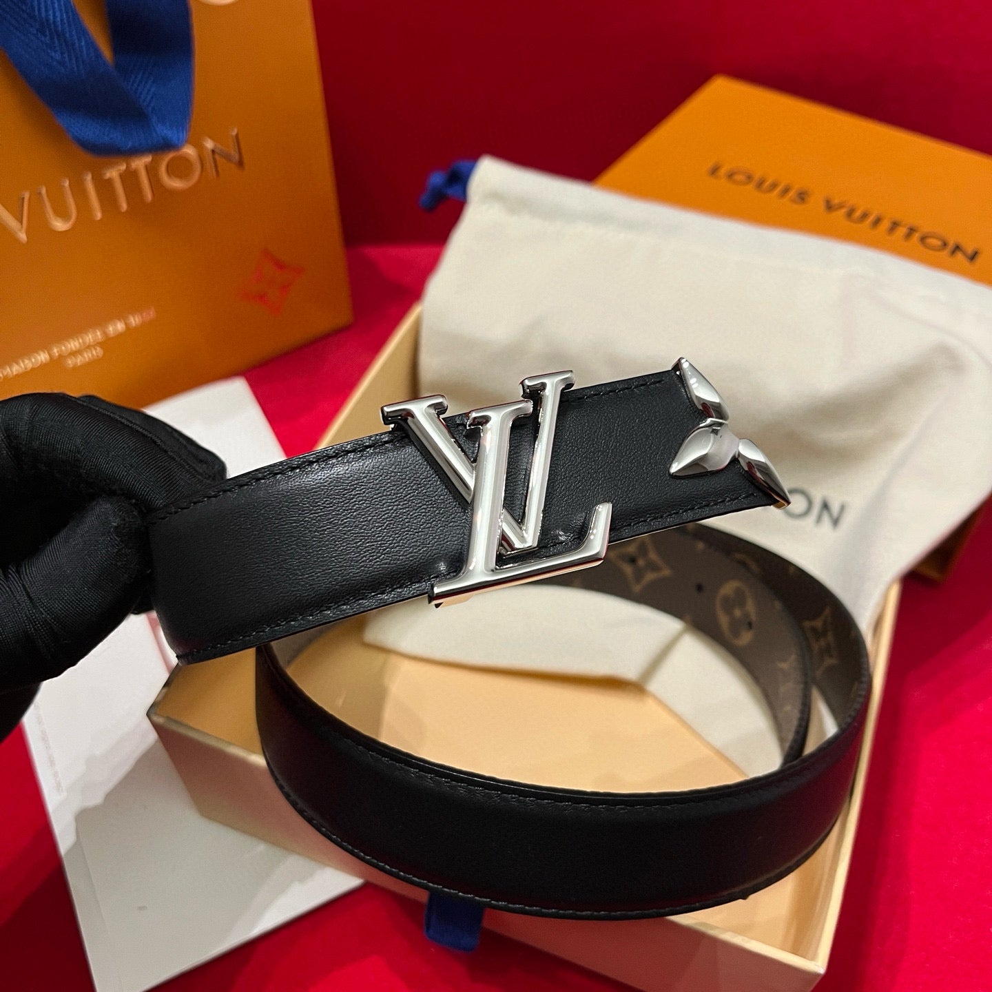 Louis Vuitton Pretty Lv 30 mm Reversible Belt