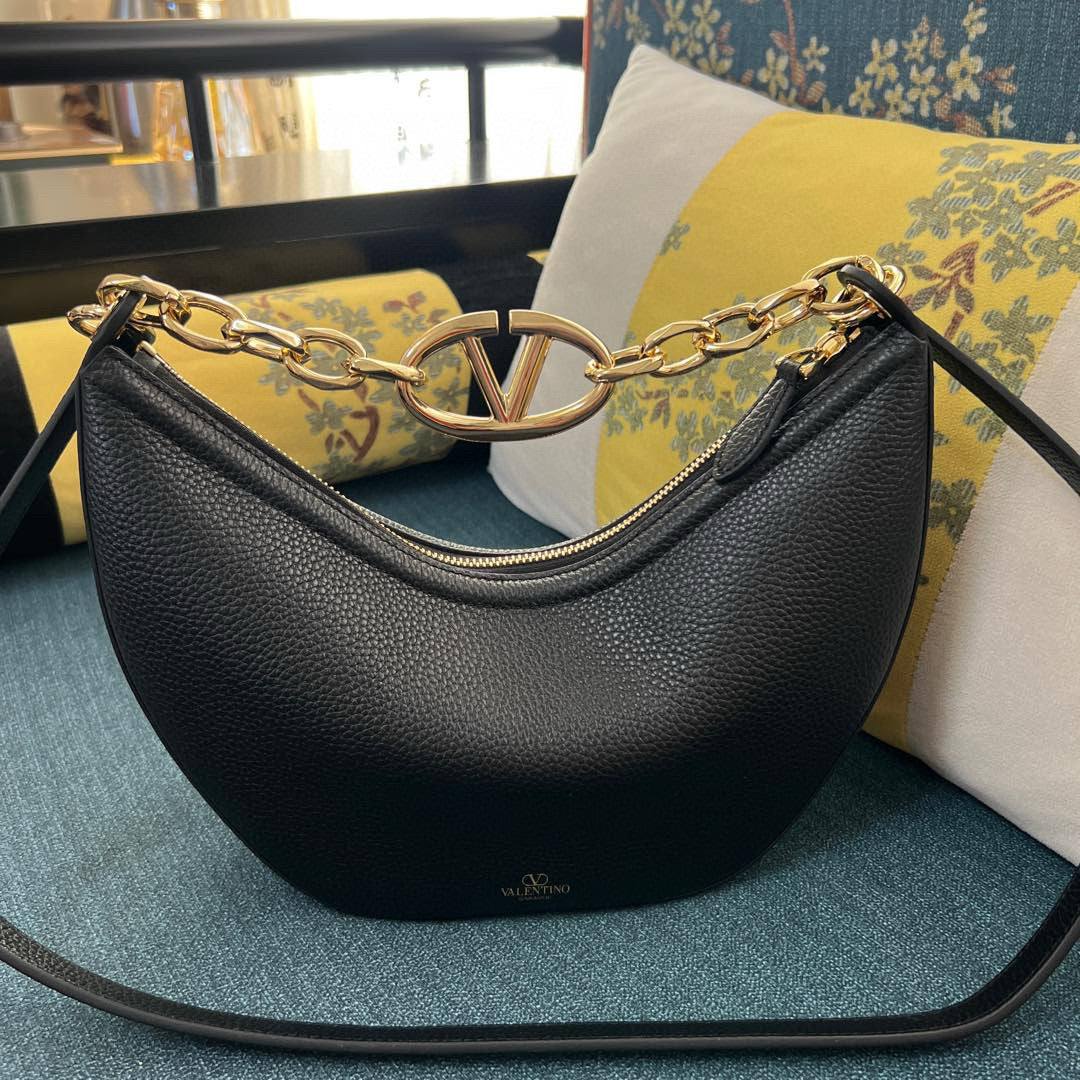 Valentino Vlogo Moon