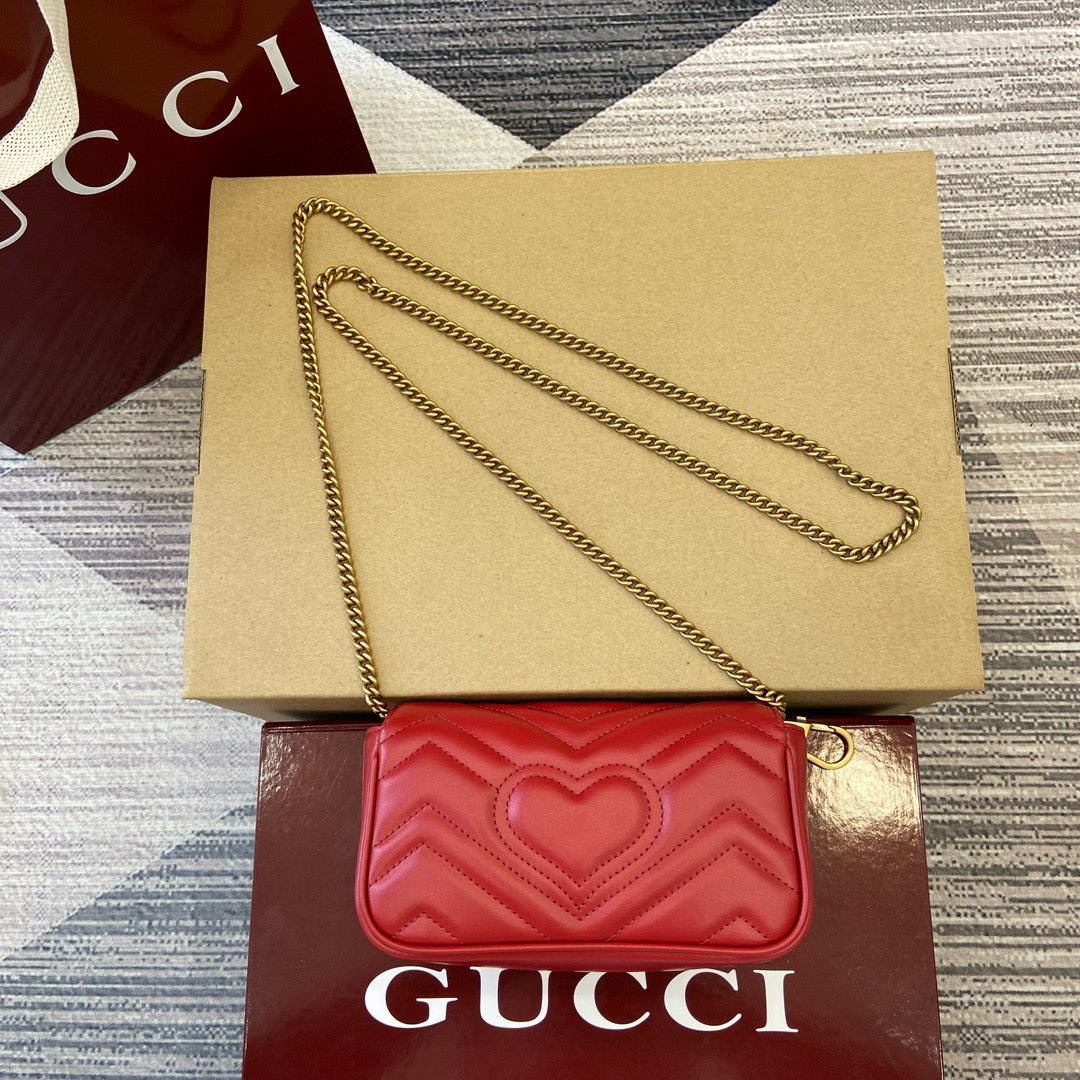Gucci GG Marmont Super Mini
