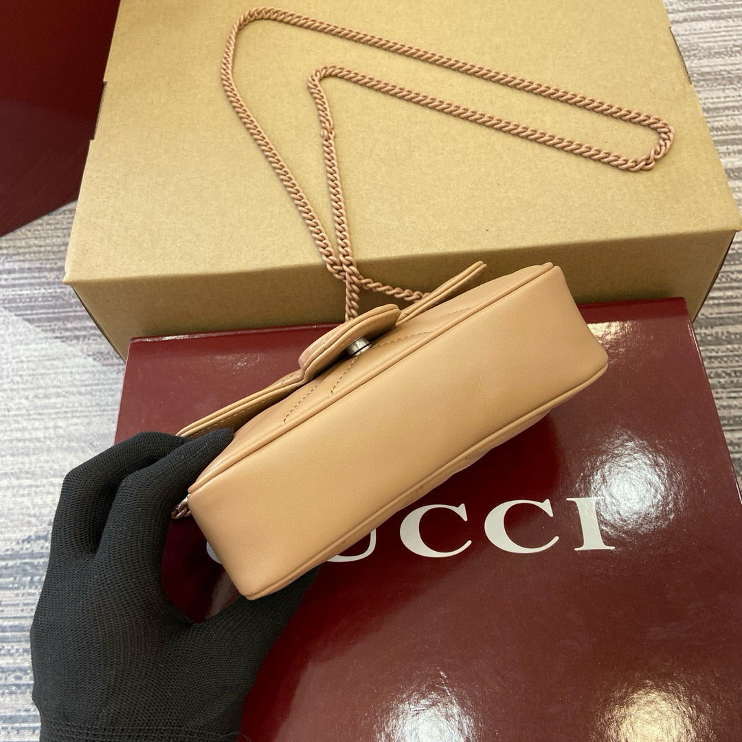 Gucci GG Marmont Super Mini