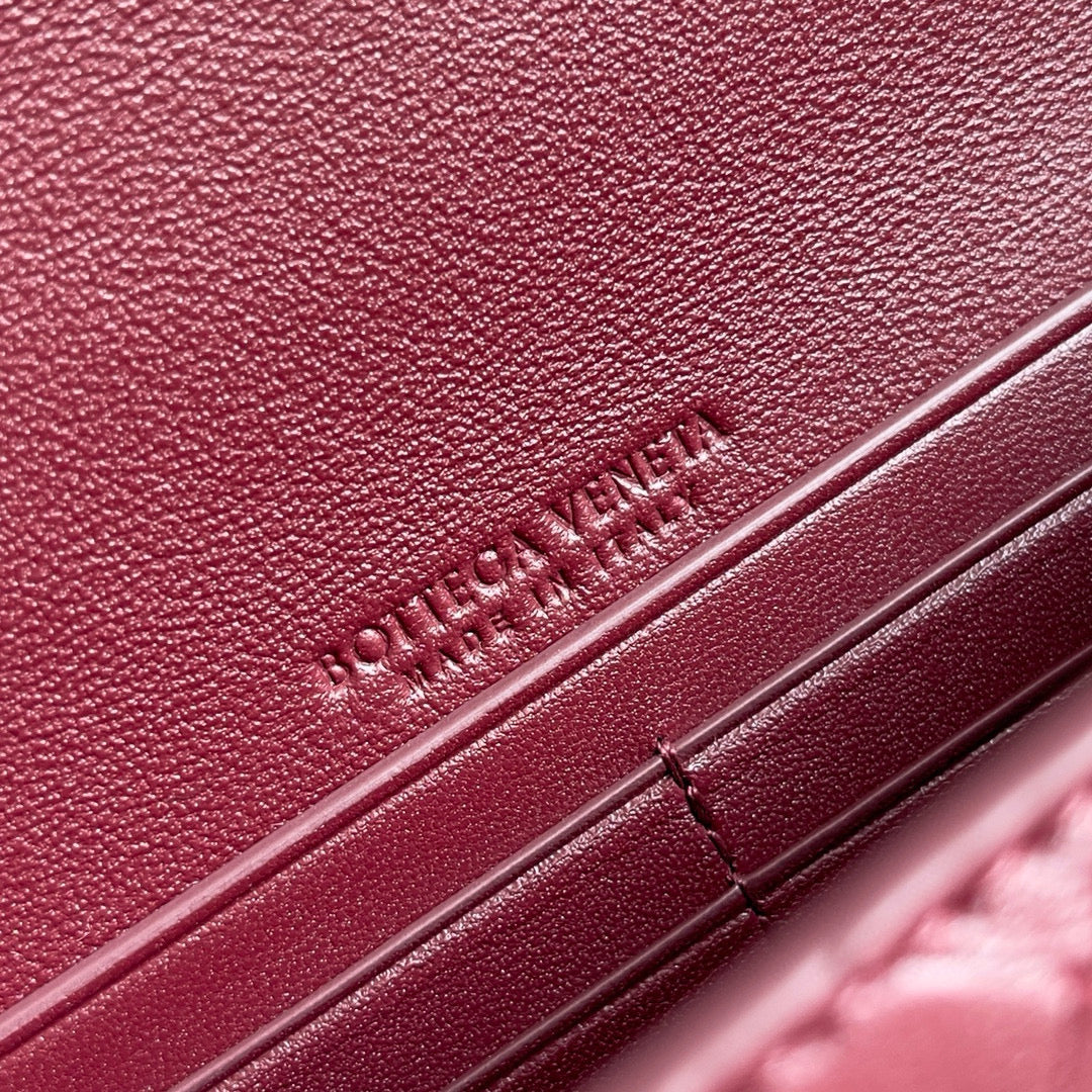 Bottega Veneta Andiamo Clutch