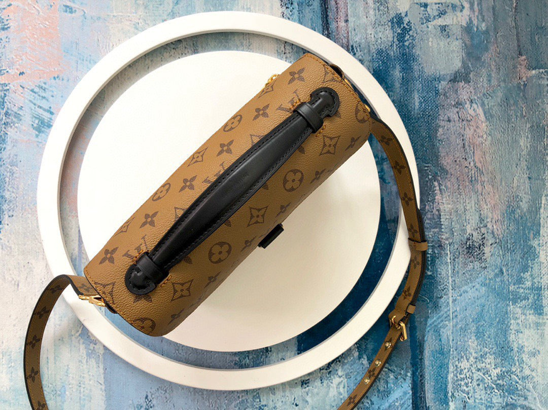 Louis Vuitton Pochette Metis