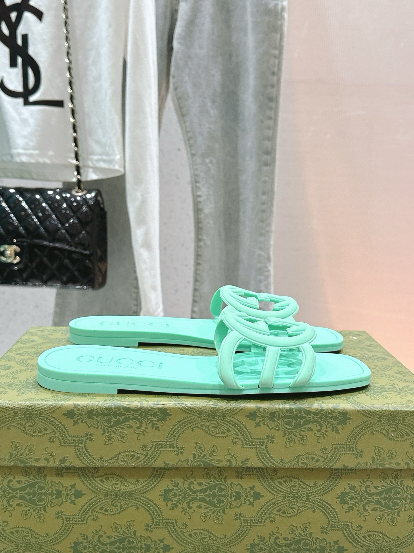 Interlocking G Slide Sandal