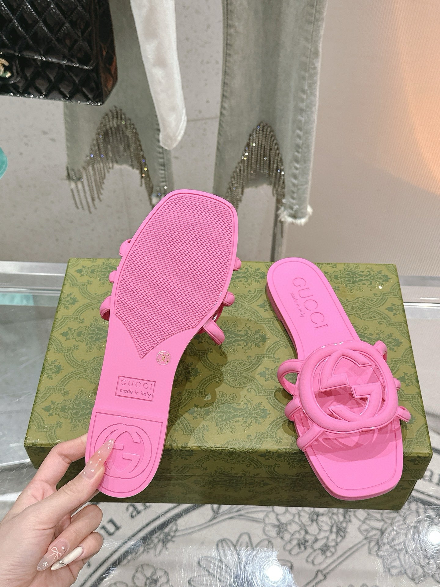 Interlocking G Slide Sandal